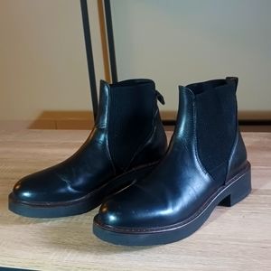 Emanuele Castro Women’s Made In Italy Leather Chelsea Booties Size 7